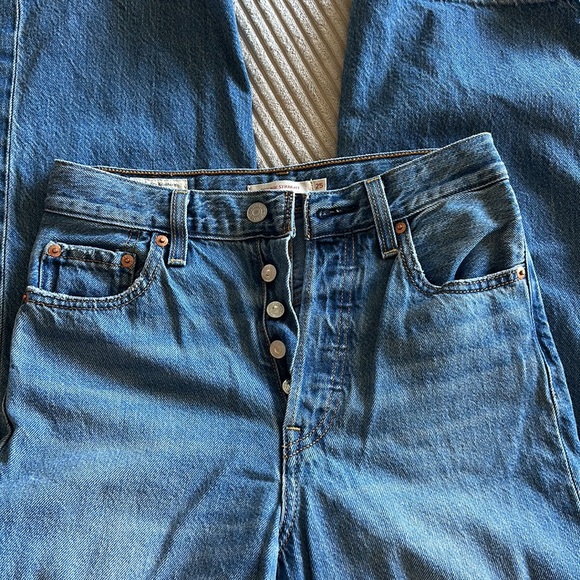 Levi’s Ribcage Straight Leg - Picture 3 of 8